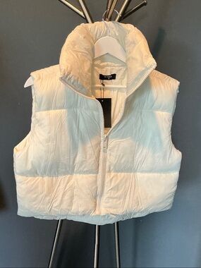 Cropped Cream Quilted Puffer Vest - Women's Sleeveless Jacket